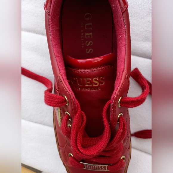 Guess Los Angeles Red Low Top Sneakers Gold Toned Trim Women’s_7 - Picture 6 of 16